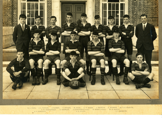 1926 to 1927 Rugby 1st XV.jpg