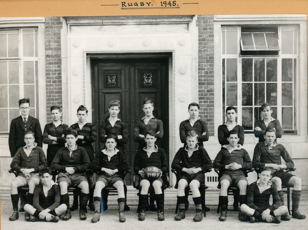 1st XV 1944-45.jpg